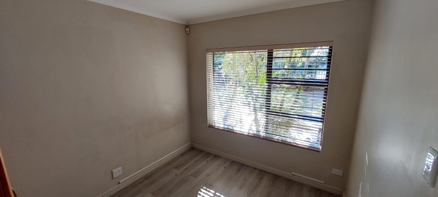 5 Bedroom Property for Sale in Ferreira Town Eastern Cape